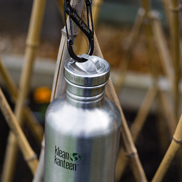 classic-steel-loop-cap-z8 40oz_bottle_steel_loop_cap_lifestyle.jpg