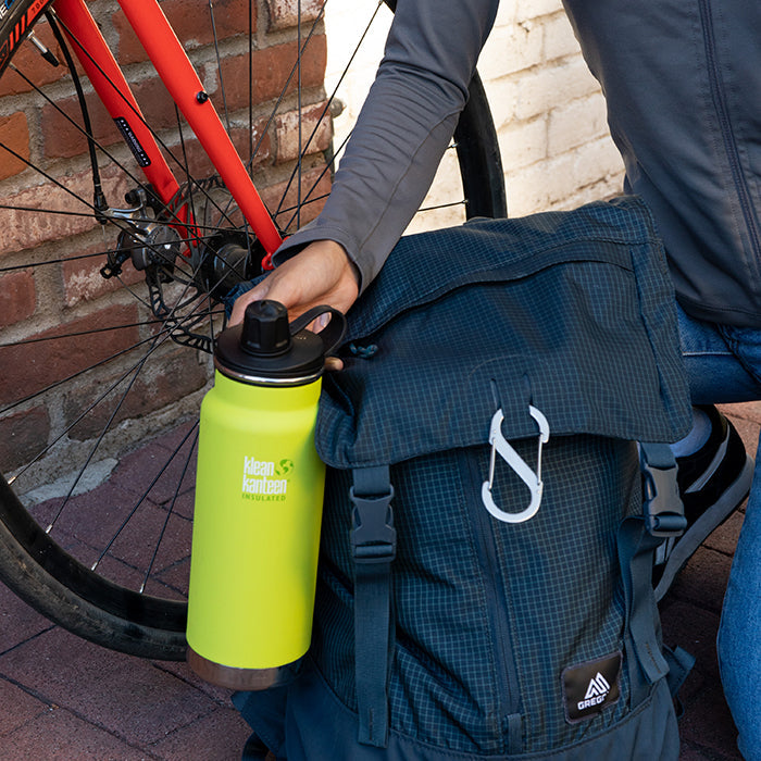 tkwide-chug-cap-d5 K32TKWSSL-JP-Bottle-Biking-Chug-Cap-lifestyle.jpg