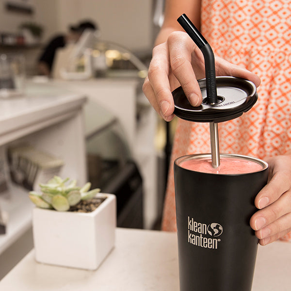 tumbler-straw-lid-with-straw-x8 steel_straw_smoothie-At-Counter-With-Lid_lifestyle_a071dbd2-9fd8-4eea-b04c-2a3732ff8612.jpg